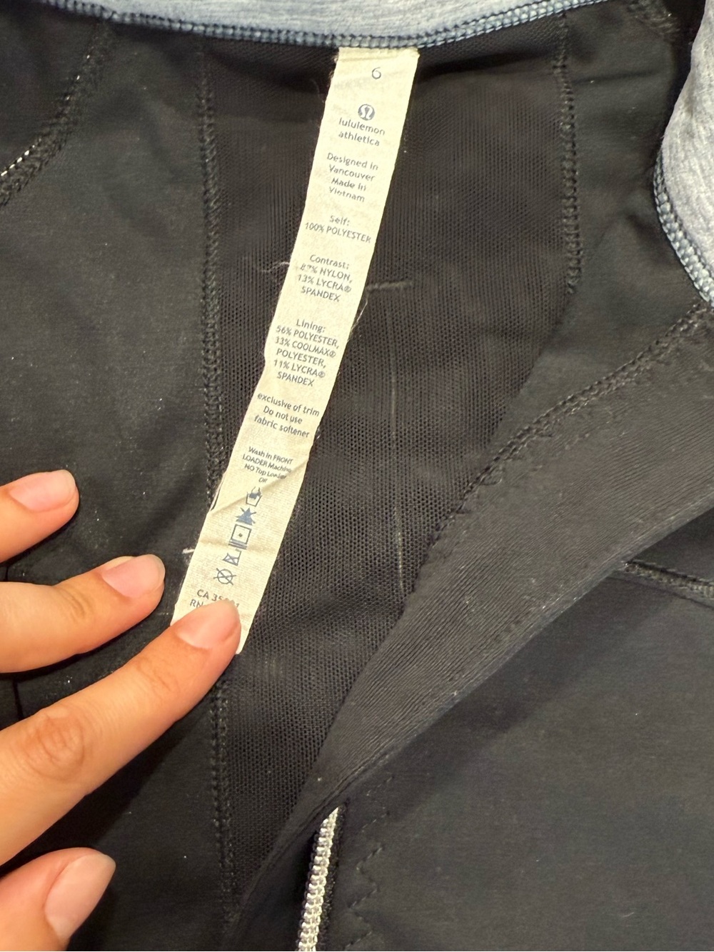 Lululemon Run Black Stay on Course Jacket with sleeve thumb holes  6 - Picture 3 of 6